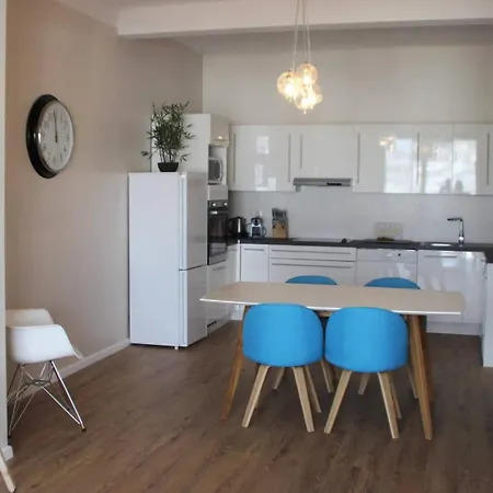 Appartement Fully Ac, Port-view, 2 Min And Palais